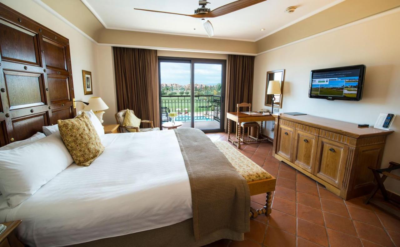 Ona Mar Menor Golf & Spa Torre-Pacheco Exterior photo A room at the Four Seasons Resort